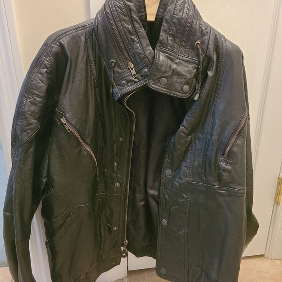 Leather jacket - Picture 1 of 6